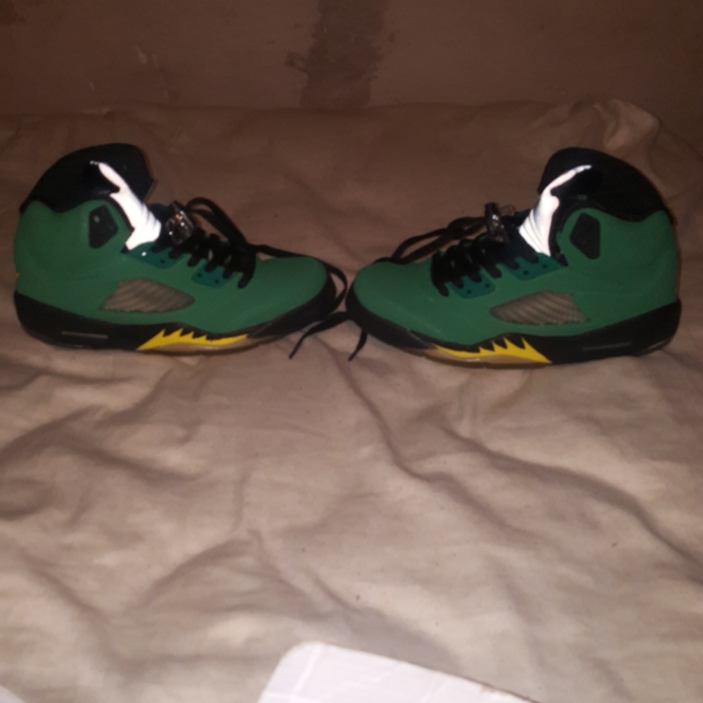 Retro Jordan 5 Oregon Ducks